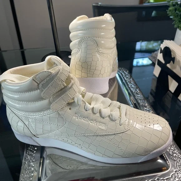 Reebok - Freestyle Sneakers as seen on Gigi Hadid - Picture 4 of 11